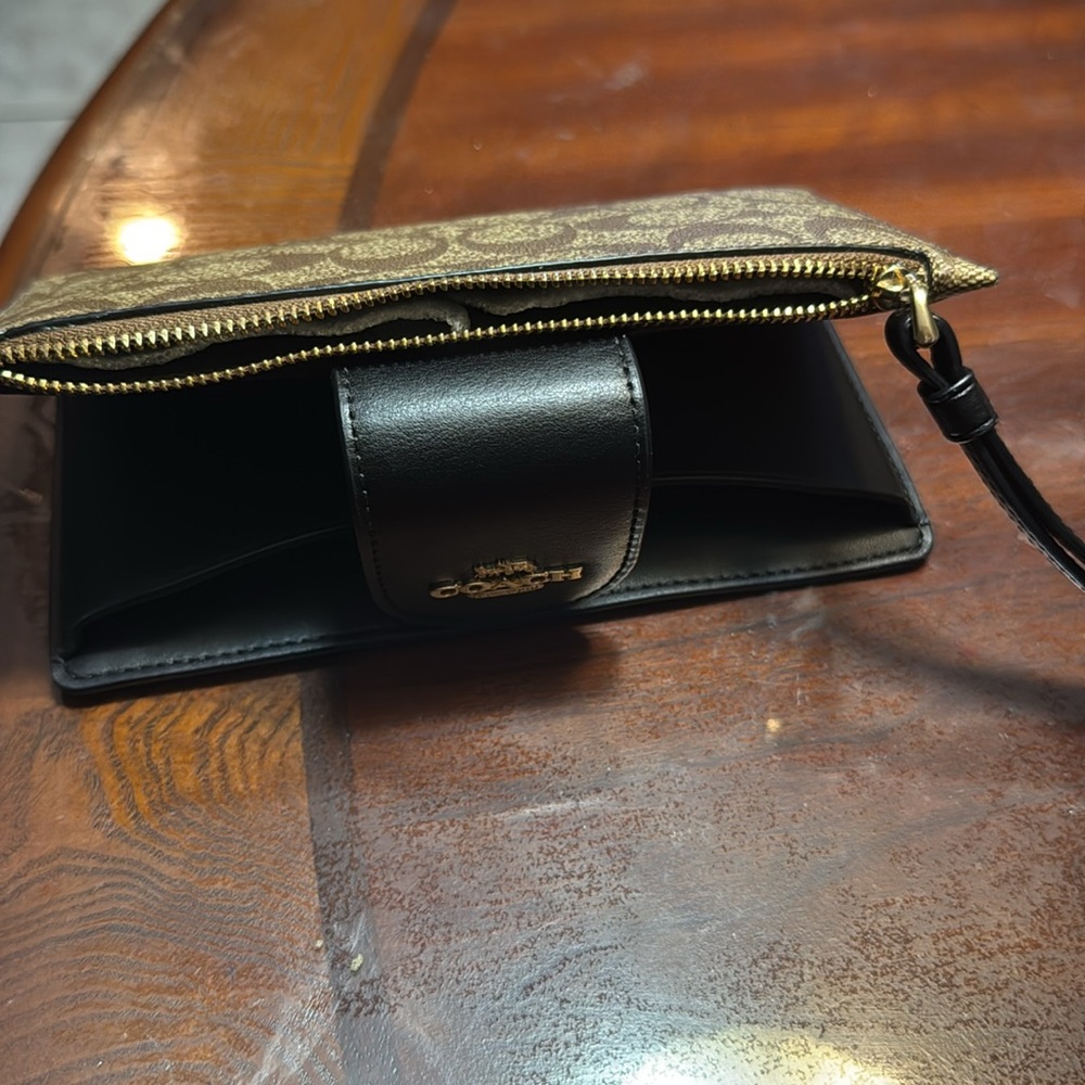 Coach Wallet - Picture 3 of 3